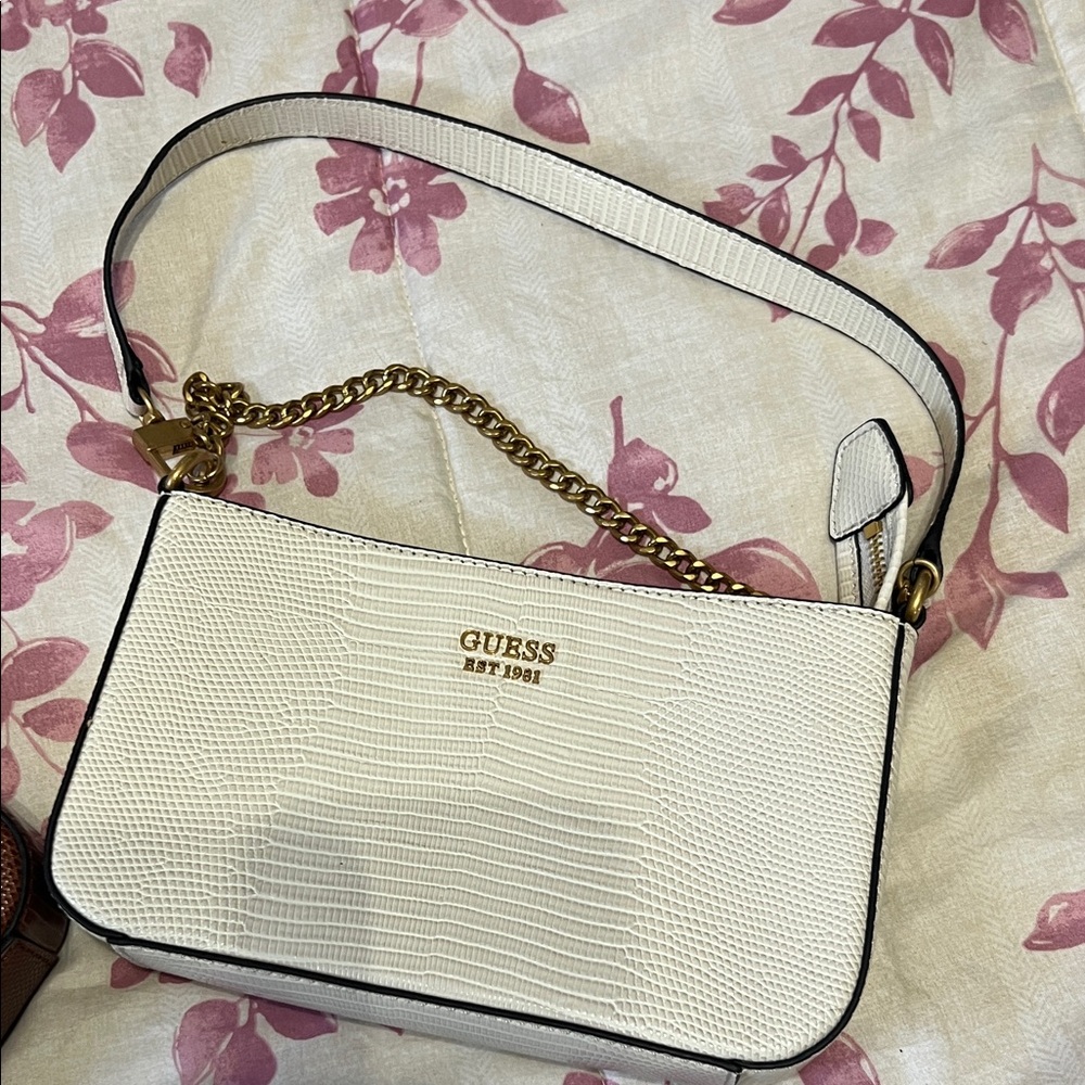GUESS Cream Textured Shoulder Bag with Gold Chain